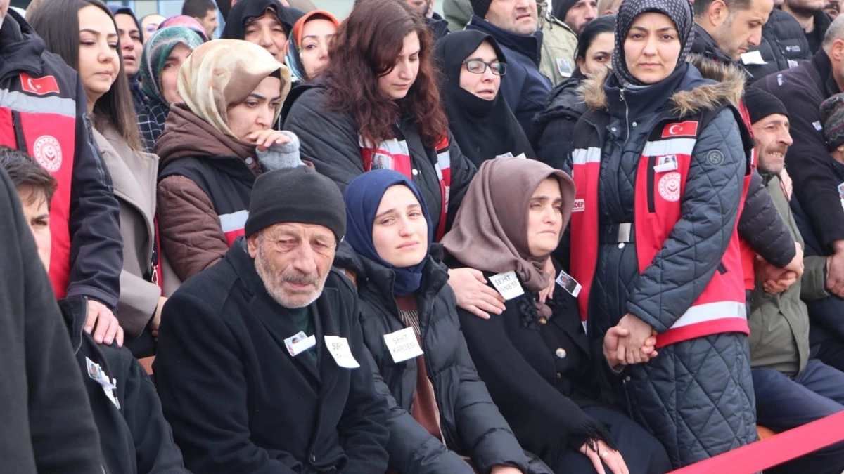 Şehit Taha Nergiz'in babasının sözleri yürek burktu: "Susun, Taha uyuyor"