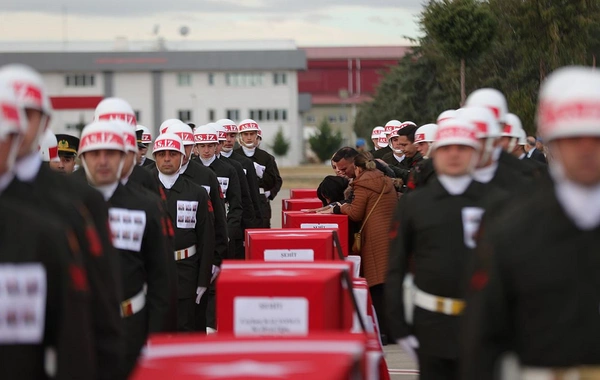 Helikopter kazasında şehit olan askerlerin cenazeleri memleketlerine uğurlandı