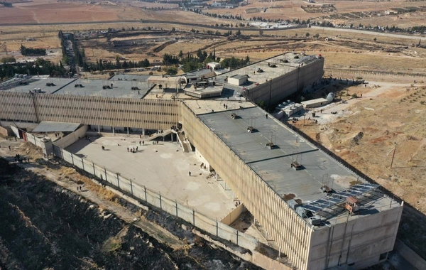 Sednaya Hapishanesi'nde bitmek bilmeyen acılar: Okumaya geldi, yıllarca hapis yattı