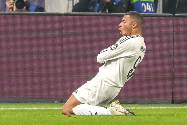 "Atalanta" ilə görüşdə fərqlənən Kilian Mbappe adını Çempionlar Liqasının tarixinə yazdırıb