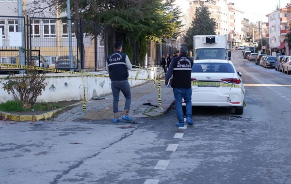 Edirne'de okul önünde bıçaklı dehşet: Lise öğrencisi hastanelik oldu