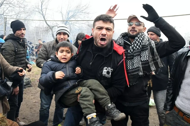 "Berlini cəhənnəmə çevirəcəyik!" - Suriyalı qaçqınlar Avropada müharibəyə başlamağa hazırdırlar