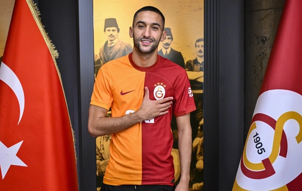 Galatasaray'da bu sene yokları oynayan Hakim Ziyech Fransa'ya transfer oluyor