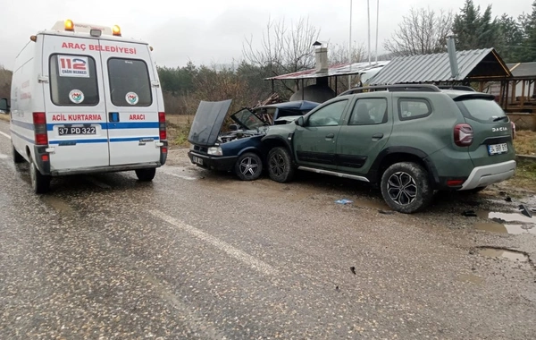 Tiyatro gösterisi için Kastamonu yolunda feci kaza: 4 yaralı