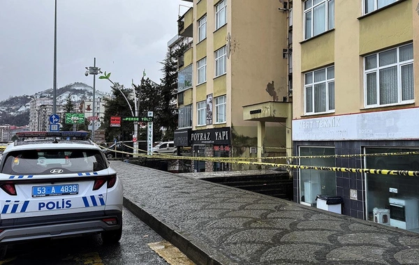 Rize'de fırtına binayı salladı: Sakinler tahliye edildi