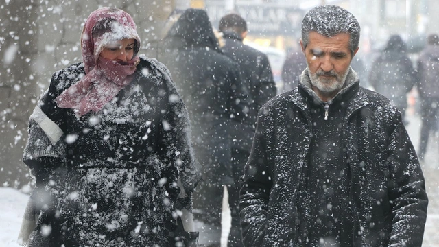 Meteoroloji'den il il hafta sonu uyarısı: Kar, fırtına, sağanak