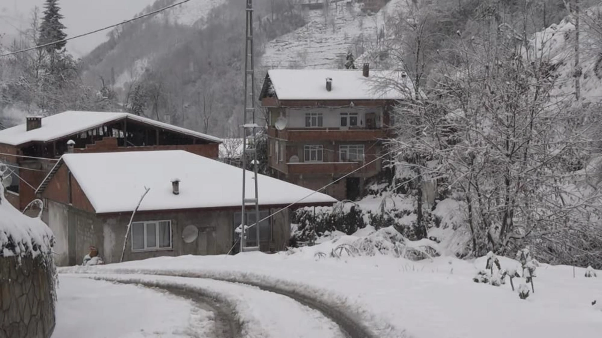 Karadeniz'de doğa dehşeti: Fırtına, hortum, dolu ve kar bir arada