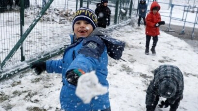 Artvin'de eğitime kar engeli: Okullar tatil