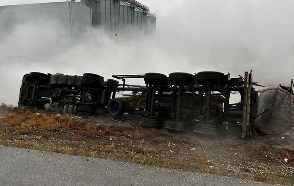 Konya'nın Karapınar ilçesinde asit kazası: Tanker devrildi, sürücü hayata veda etti