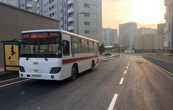 Bakıda marşrut xətti müsabiqəyə çıxarıldı: "Avtobuslarda oturacaq da yoxdur"