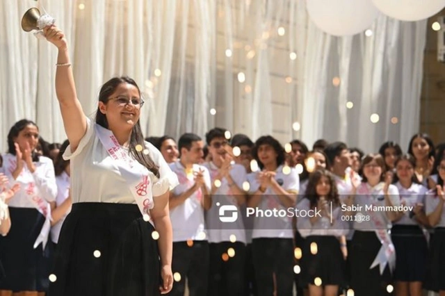 Bu il Azərbaycanda orta məktəbi qızıl və gümüş medallarla bitirənlərin SAYI AÇIQLANIB