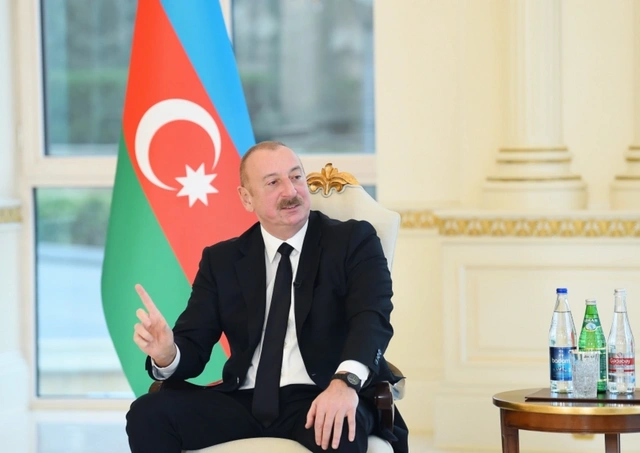 Cumhurbaşkanı İlham Aliyev: "Şu anda Macron rejimi Fransa'yı başarısız bir devlete dönüştürüyor"