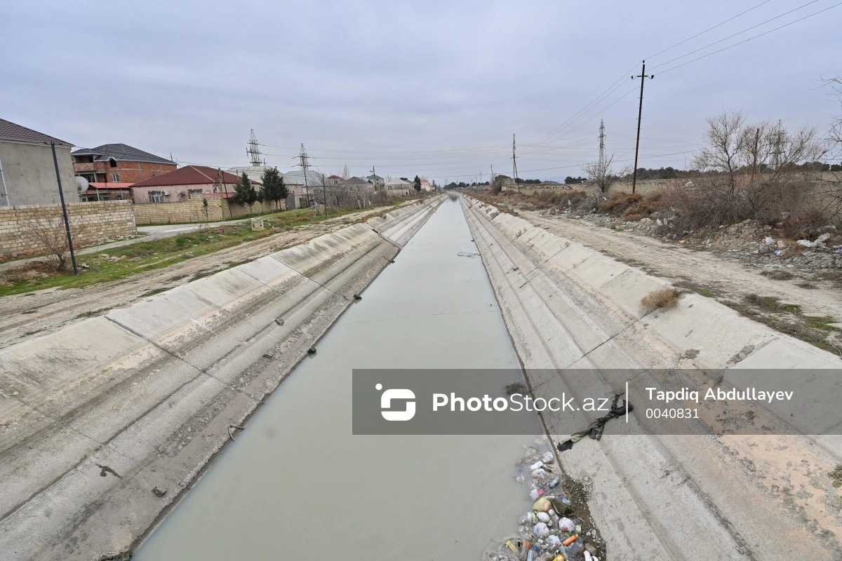 Neftçalada motosiklet kanala düşüb, ölən var