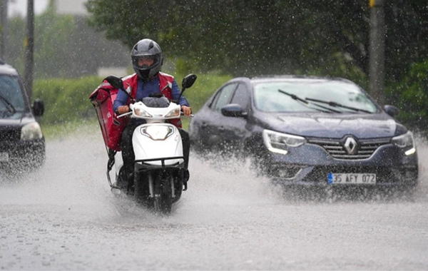 Meteoroloji 17 il için "turuncu" ve "sarı" uyarıda bulundu: Kuvvetli yağış bekleniyor