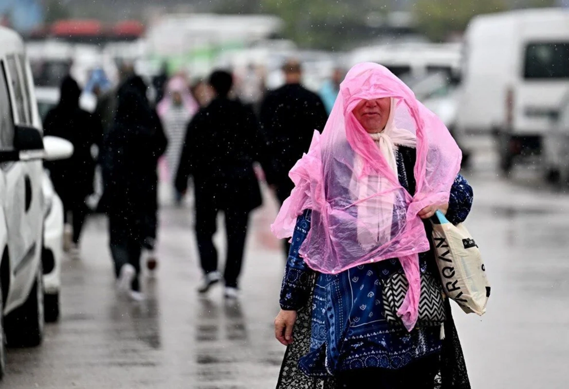 Antalya'da turuncu alarm: Taşımalı eğitime 1 gün ara