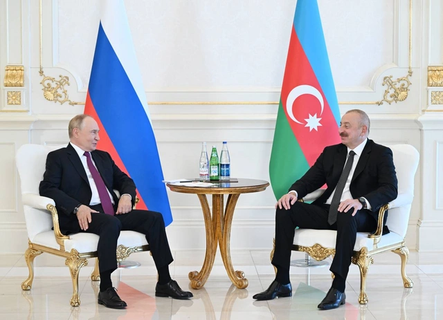 Vladimir Putin İlham Əliyevi təbrik edib