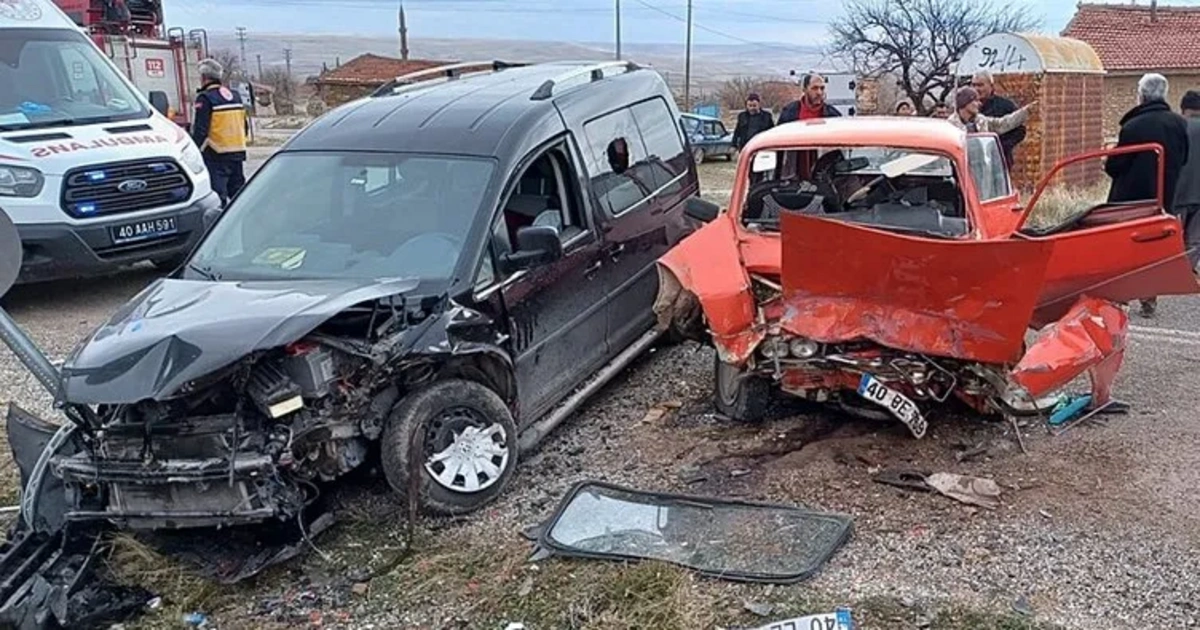 Kırşehir'de feci kaza: 1'i ağır, 3 yaralı