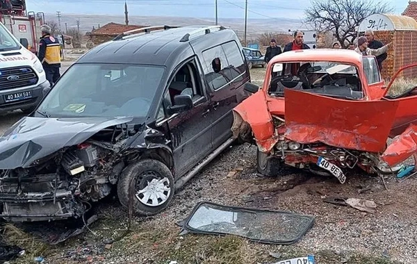 Kırşehir'de feci kaza: 1'i ağır, 3 yaralı