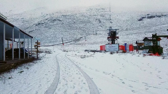 Antalya'da kar yağışı başladı