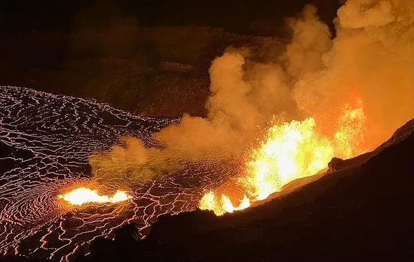 Kilauea Yanardağı'nda büyük patlama: Lavlar gökyüzüne yükseldi