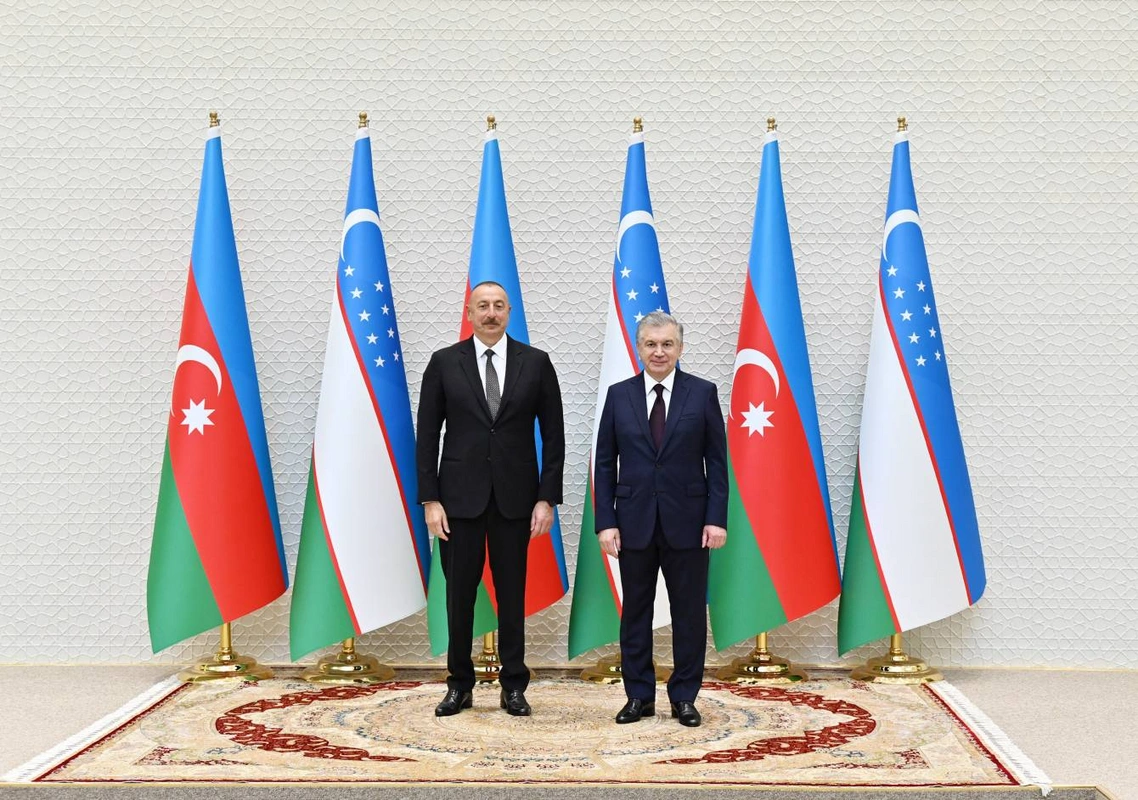 Şevket Mirziyoyev İlham Aliyev'i aradı