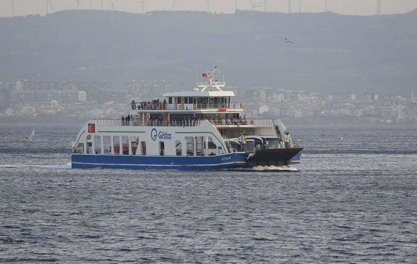 Çanakkale'de feribot seferlerine fırtına engeli