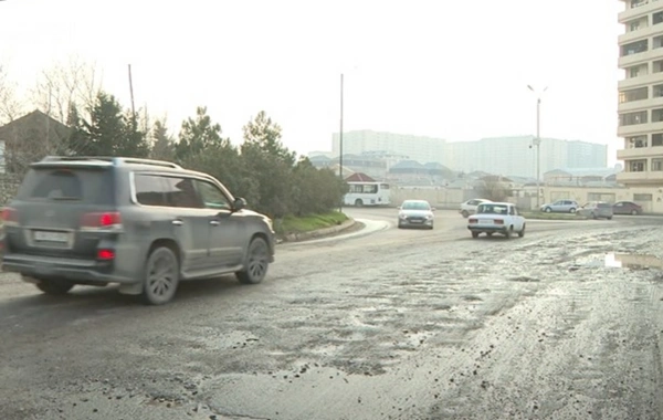 Xırdalanda universitet yolu bərbad vəziyyətdə: Sakinlərdən ŞİKAYƏT