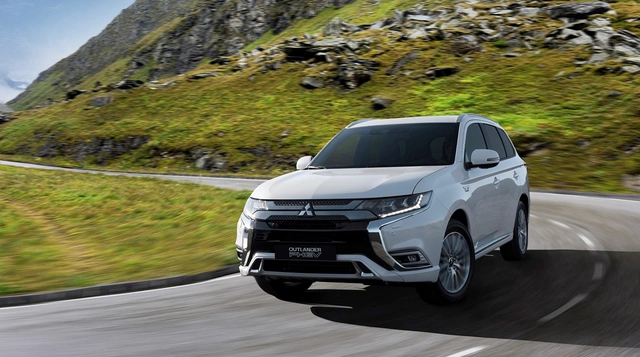 Названы пять минусов кроссовера Mitsubishi Outlander