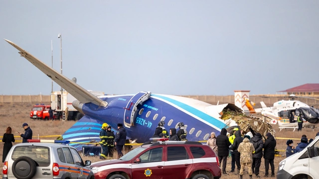 Aktau'da kaza yapan AZAL uçağı Rusya hava sahasında saldırıya uğradı