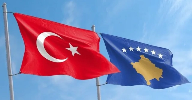 Kosova'da Türkçe yaygınlaşıyor: Bir belediyede daha Türkçeye resmi dil statüsü verildi