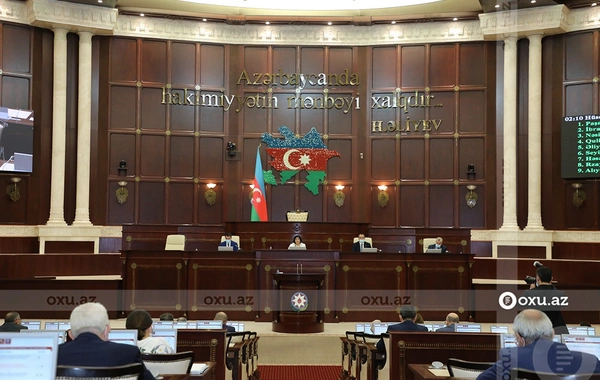 Deputatlar təyyarə qəzasında həlak olanların xatirəsini andılar