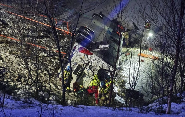 Norveç'te korkunç kaza: Otobüs uçuruma yuvarlandı, 3 ölü 4 yaralı