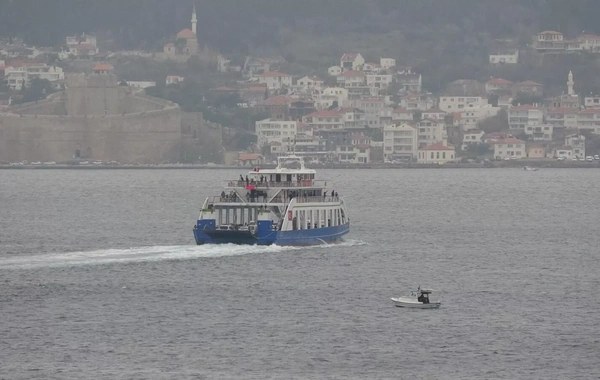 Çanakkale'de fırtına nedeniyle feribot seferleri iptal edildi