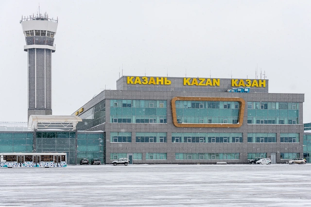 Kazan aeroportu uçuşları dayandırıb