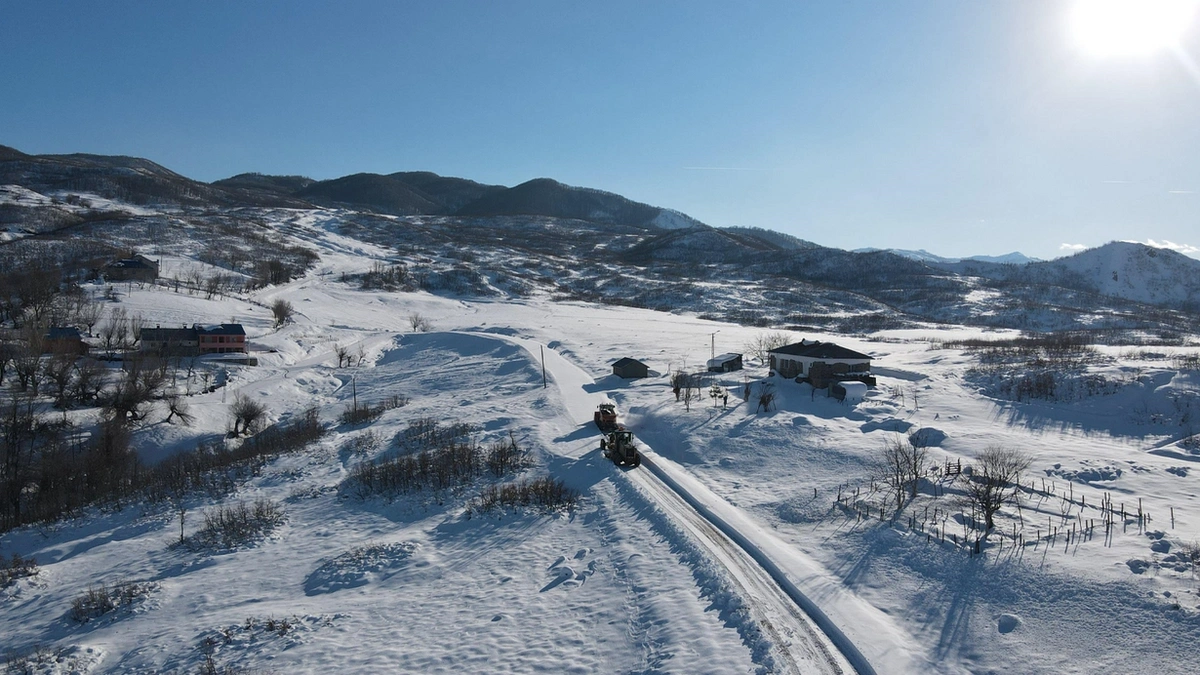 Tunceli'de kar nedeniyle 222 köy yolu ulaşıma kapandı