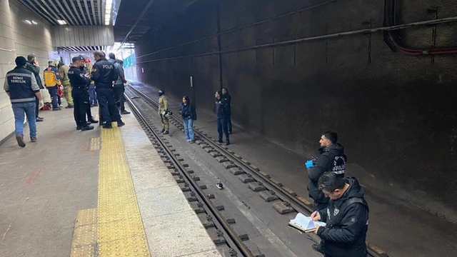 Marmaray'da korkunç intihar: Trenin altında kalan yolcu hayatını kaybetti