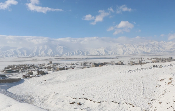 Hakkari'de 51 yerleşim yerinin yolu kapandı