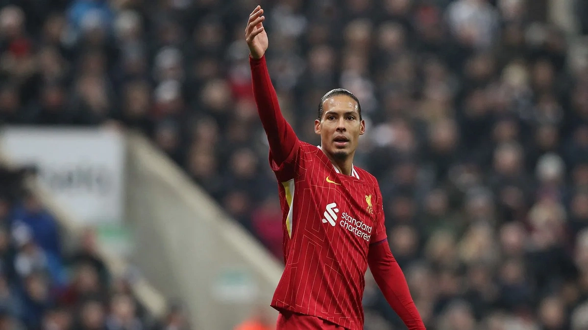 Galatasaray'ın yeni transferi Virgil van Dijk olabilir