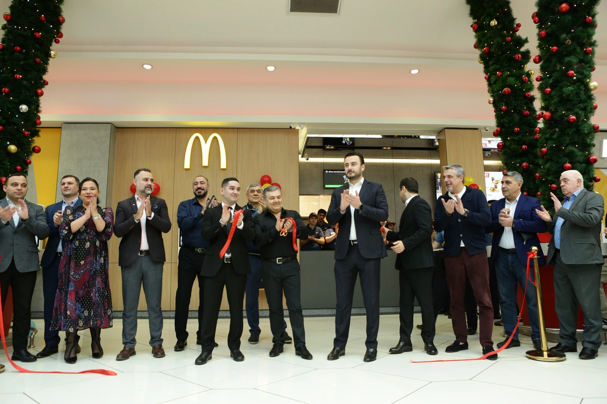 "Metropark"da yeni "McDonald's" restoranı açıldı