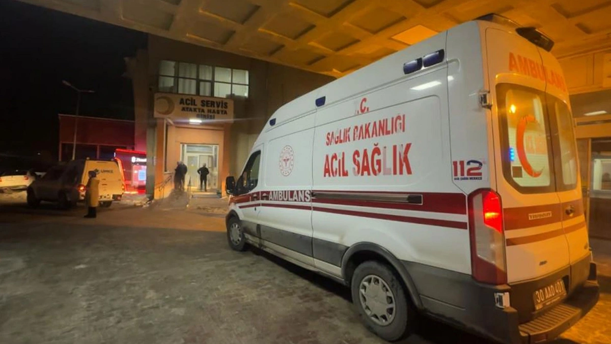 Hakkari'de facia: Minibüsün üzerine kaya düştü, 12 yaşındaki çocuk ağır yaralı