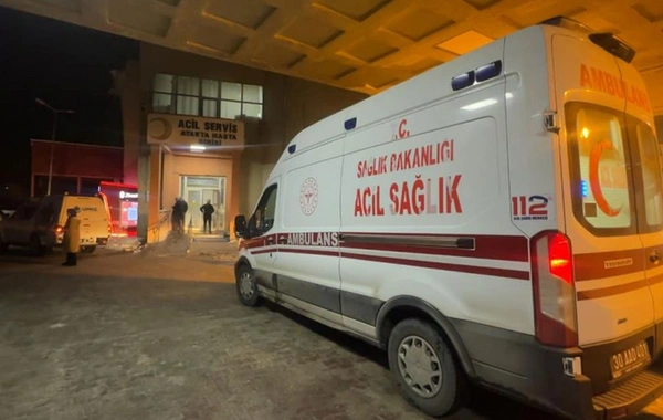 Hakkari'de facia: Minibüsün üzerine kaya düştü, 12 yaşındaki çocuk ağır yaralı