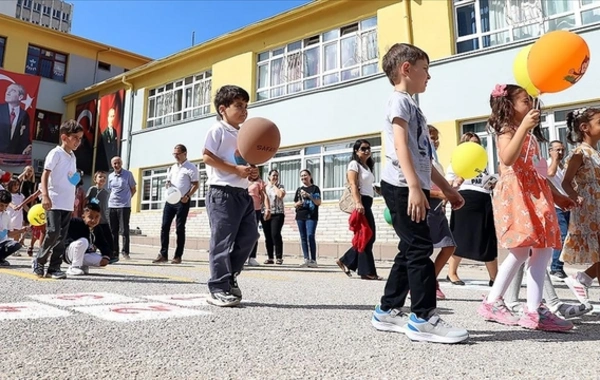 1 Ocak 2025 okullar tatil mi?