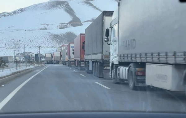 Kastamonu'da feci kaza: Ticari araç ve otomobil kafa kafaya çarpıştı, 6 yaralı var