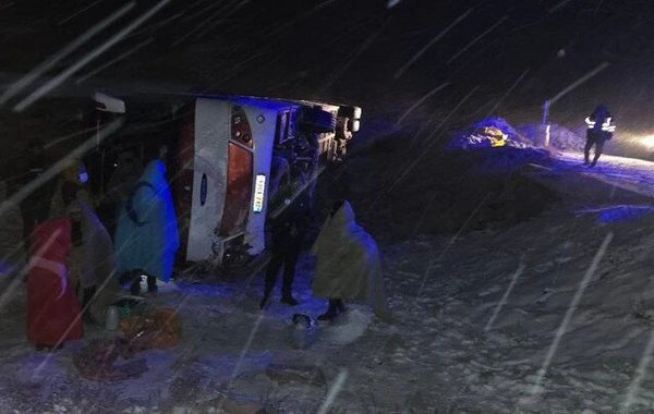 İran'da otobüs kazası: En az 16 yaralı