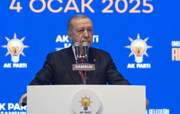 Erdoğan: "Ya derhal silahlarını toprağa gömecekler ya da silahlarıyla birlikte toprağa gömülecekler"