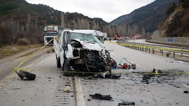 Çorum'da feci kaza: 2 ölü 5 yaralı