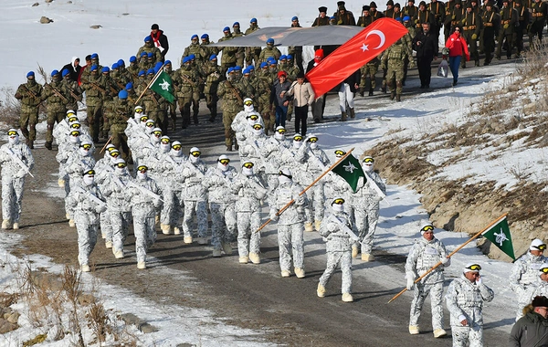 -15 derecede Sarıkamış şehitleri için yürüdüler