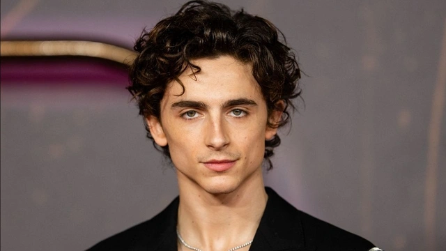 Altın Küre Ödülleri'nde Timothee Chalamet sürprizi: Bıyıklı hali olay oldu