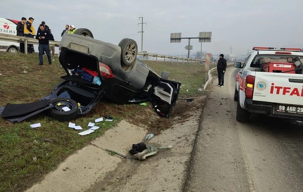 Tekirdağ'da kontrolden çıkan otomobil takla attı: 2 yaralı