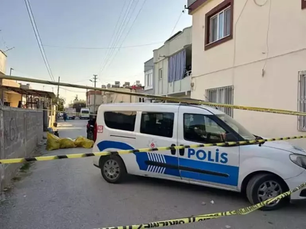 Mersin'de facia: Zehirlenen 8 kişilik aileden 2 çocuk hayatını kaybetti